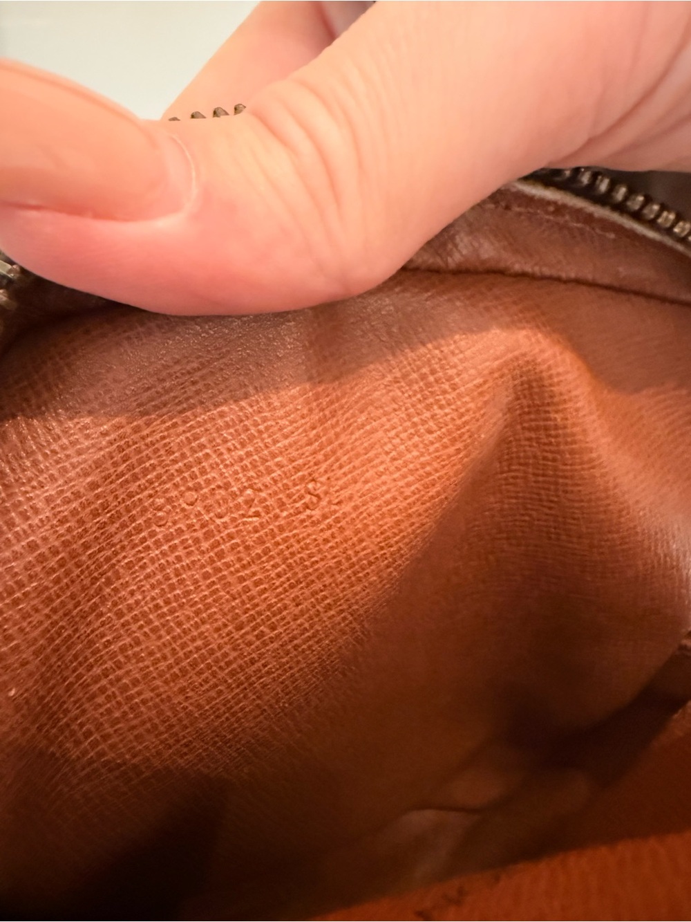 Authenticated Louis Vuitton Mini Danube Crossbody Great Condition 4.3x5.5x1.6” - Picture 6 of 15